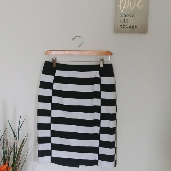 H & M Navy Blue and White Striped skirt sz 8 - Picture 3 of 7